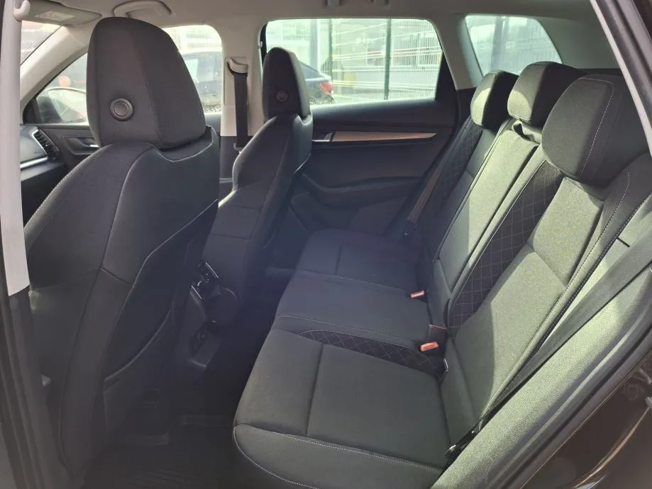 škoda karoq 1,6 ambition - slika 11