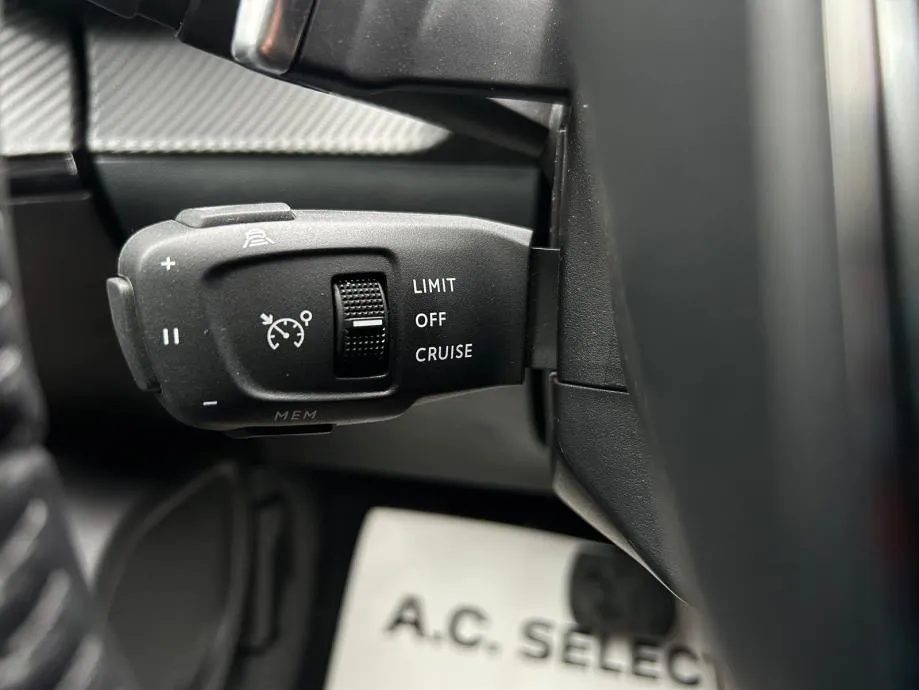 peugeot 2008 hybrid 136 - 2025 - 13.900km - rezerviran! - slika 20