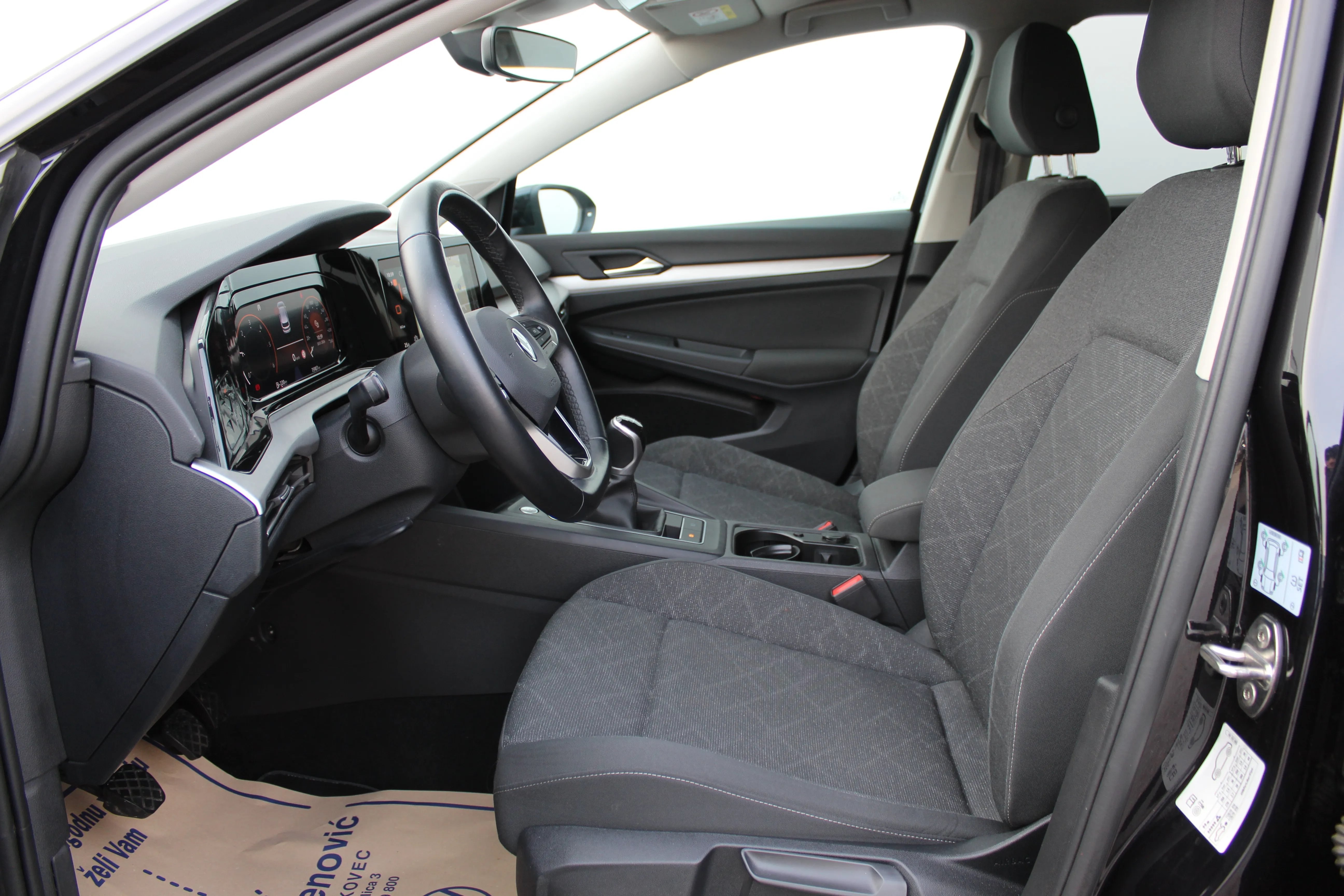 12978 volkswagen golf 2.0 tdi life - slika 7