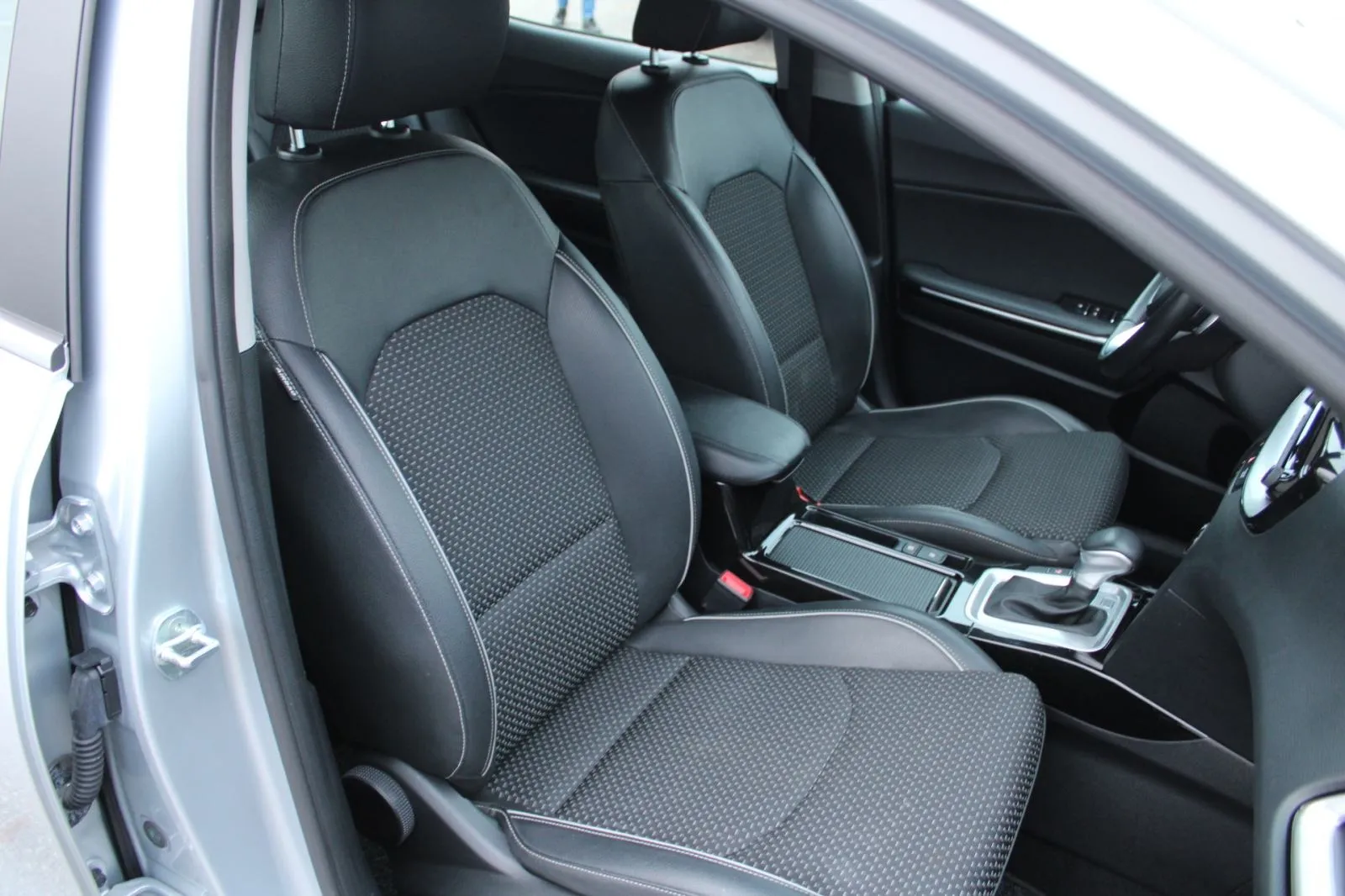 kia xceed 1.6 gdi phev automatik *navigacija, kamera* - slika 19