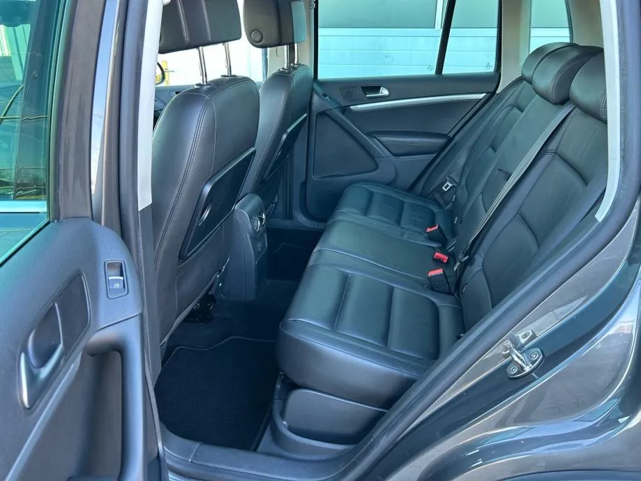 vw tiguan 1,4 tsi 2016.,r-line, navi, koža, grij sjed, šiber, alu 18 - slika 13