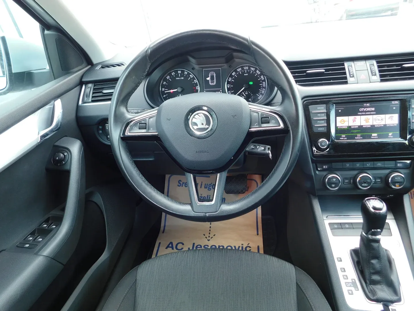 02567 škoda octavia combi style 1.6 tdi dsg - slika 10