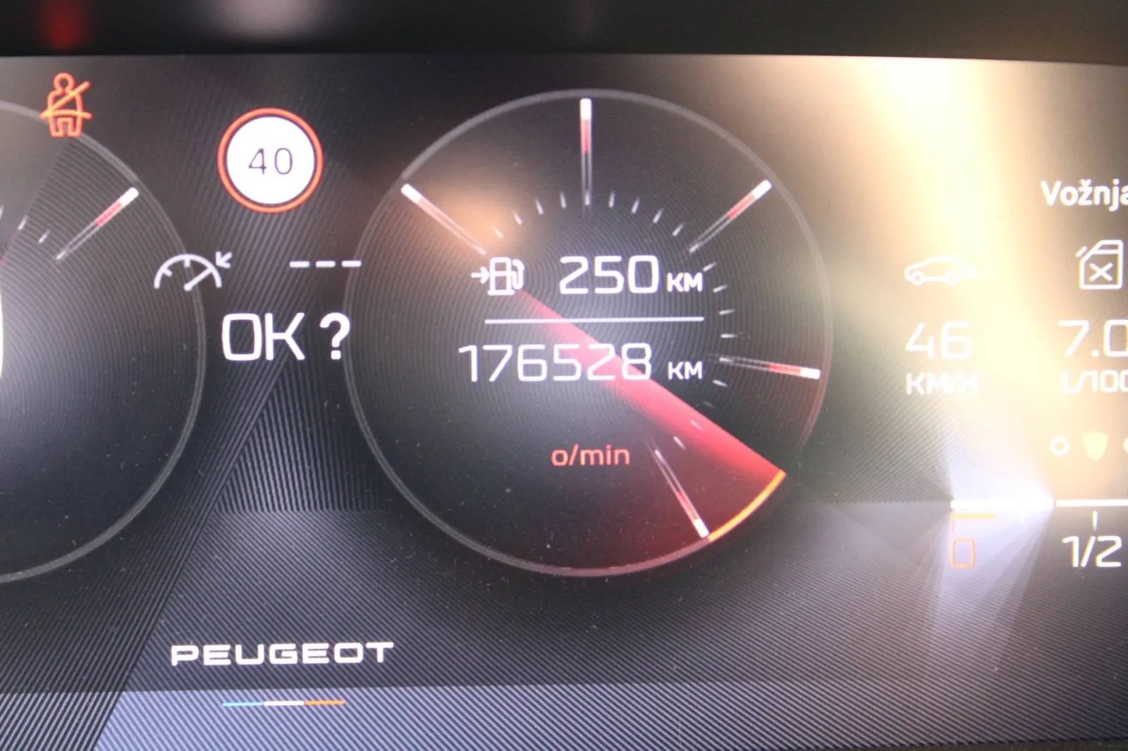 peugeot 308 sw 1.2 active business - slika 20