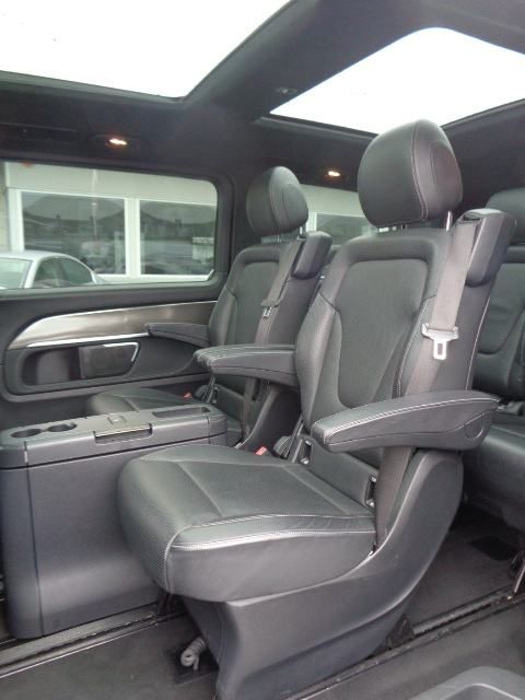 mercedes-benz v-klasa 300 d 4matic; 7 sjed.; koža; navi; kamere; tooop - slika 12