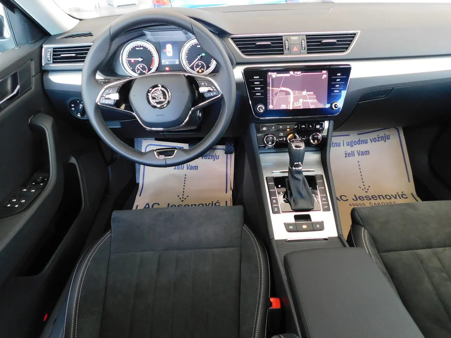 07400 škoda superb business 2.0 tdi dsg - slika 13