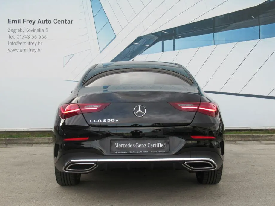 mercedes-benz cla 250 e amg line - slika 4
