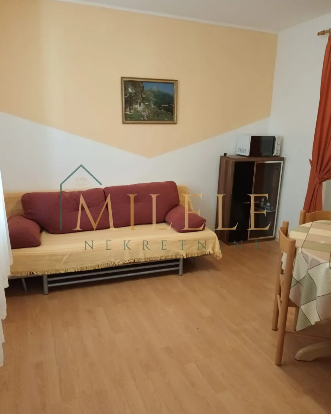 vodice kuća sa 5 apartmana - slika 23