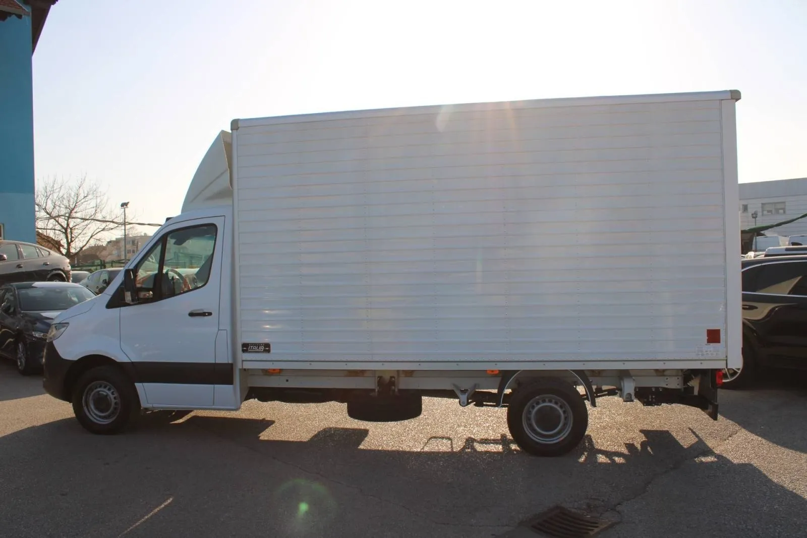 mercedes-benz sprinter 315 cdi kutija + rampa, 2024 god. - slika 9