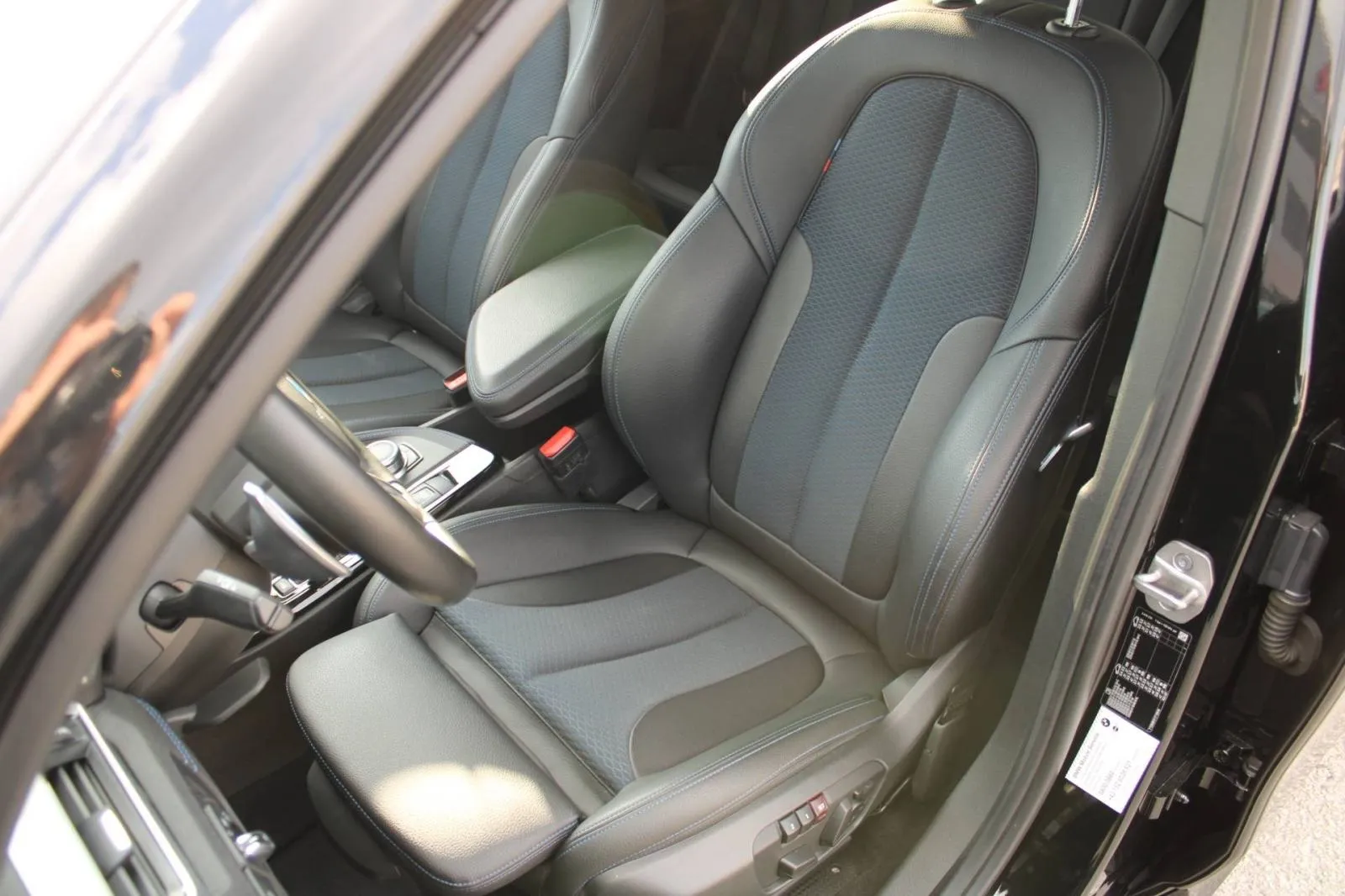 bmw x1 18d automatik ///m paket *led,navigacija,kamera* - slika 20