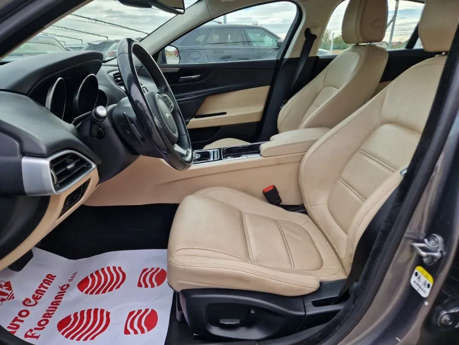 jaguar xe 2.0 d 2015.,automatik, veliki servis, navi, koža, xenon - slika 11