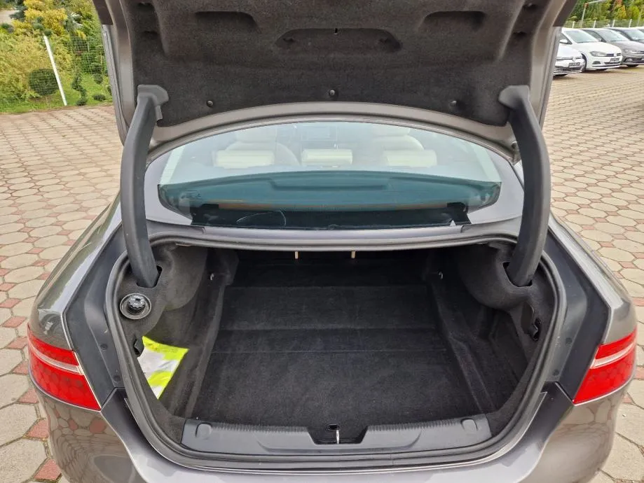 jaguar xe 2.0 d 2015.,automatik, veliki servis, navi, koža, xenon - slika 13