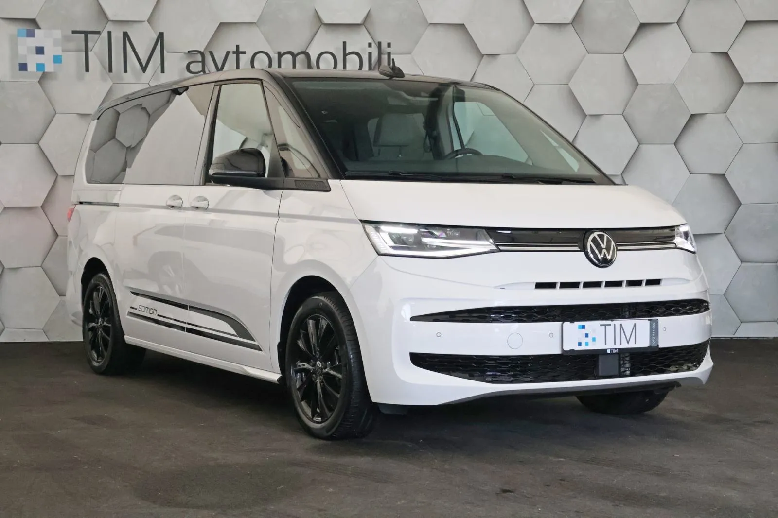 volkswagen multivan t7 l2 2.0tdi dsg edition 150ks matrix cockpit dab - slika 2