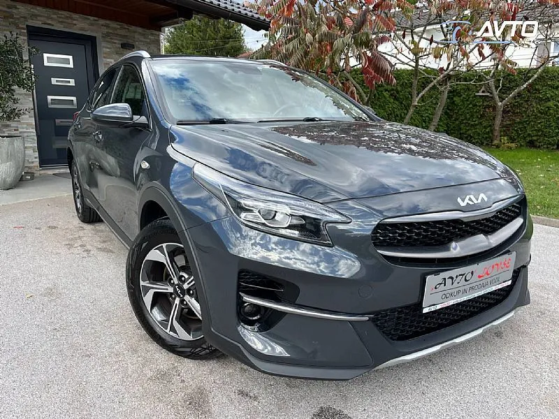 kia xceed 1.6 crdi-1 vl.navi-kam-led-alu-odlicn - slika 2