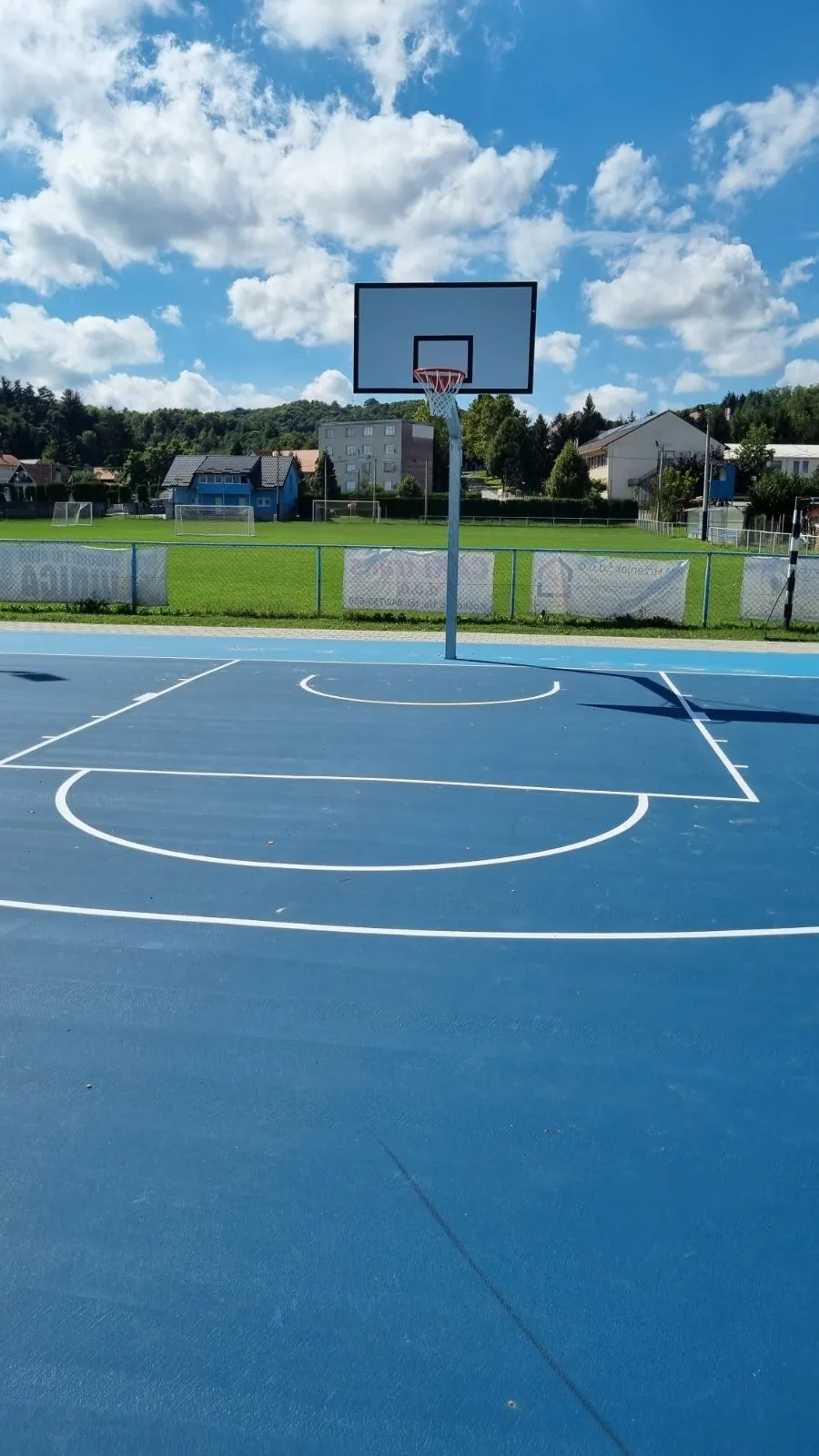jednocijevna košarkaška konstrukcija+tabla+obruč+mrežica - slika 2