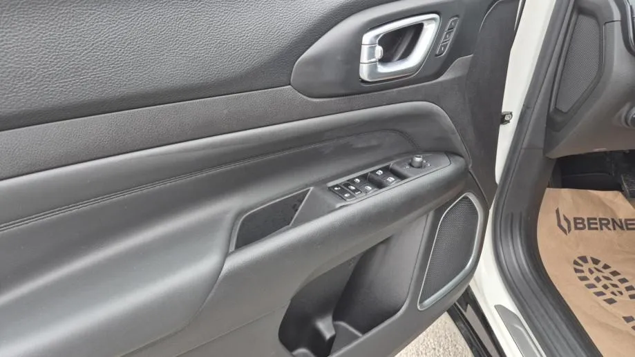 jeep compass 1.5 e-hybrid 130 dct fwd summit *već od 239,00€/mjesečno* - slika 15