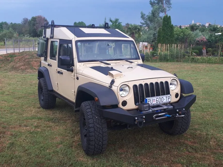 Jeep Wrangler J8 vojni automatik - Funtana