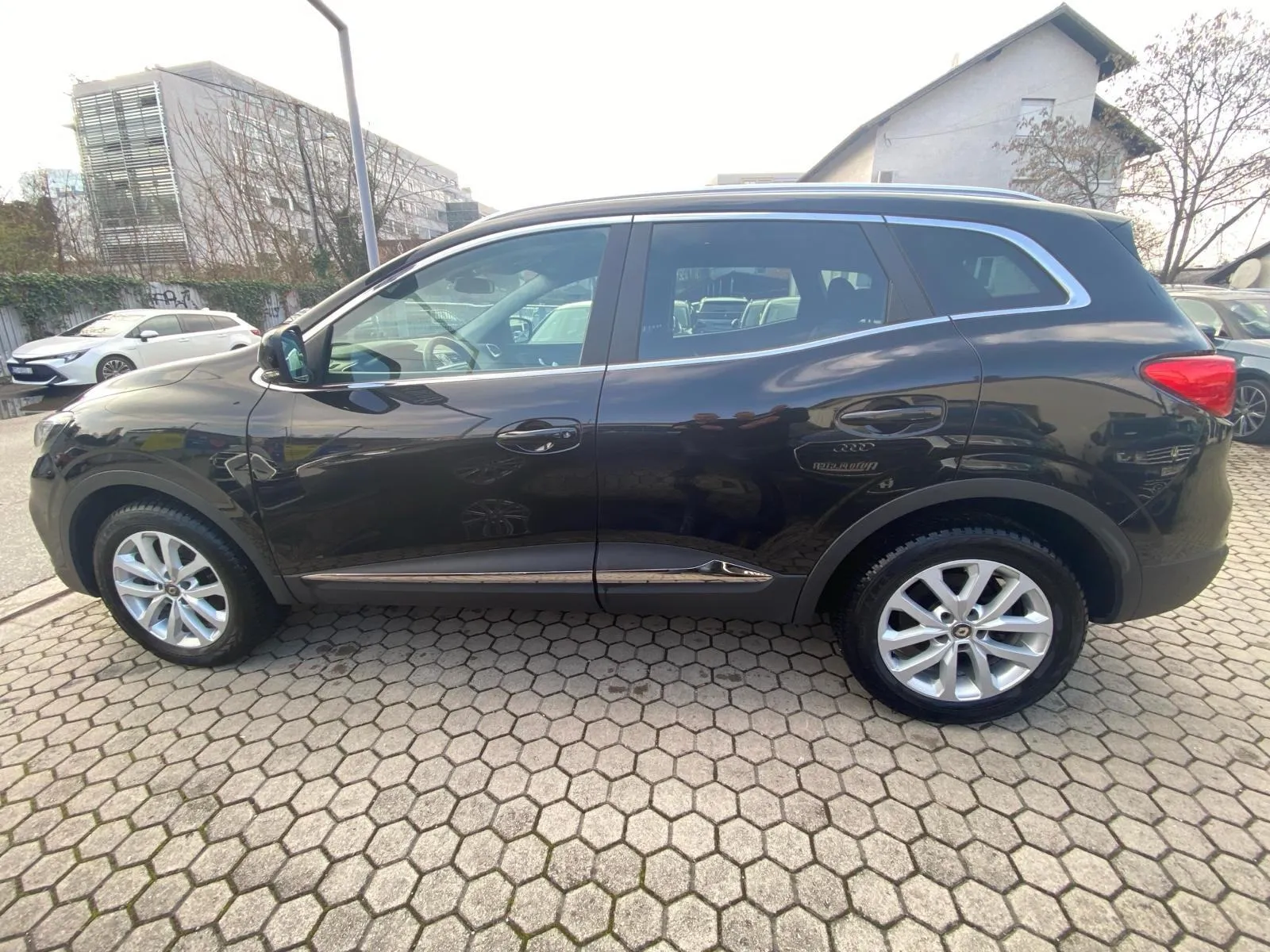 renault kadjar dci 115 kamera, keyless, navigacija, 4x garancija!!! - slika 6