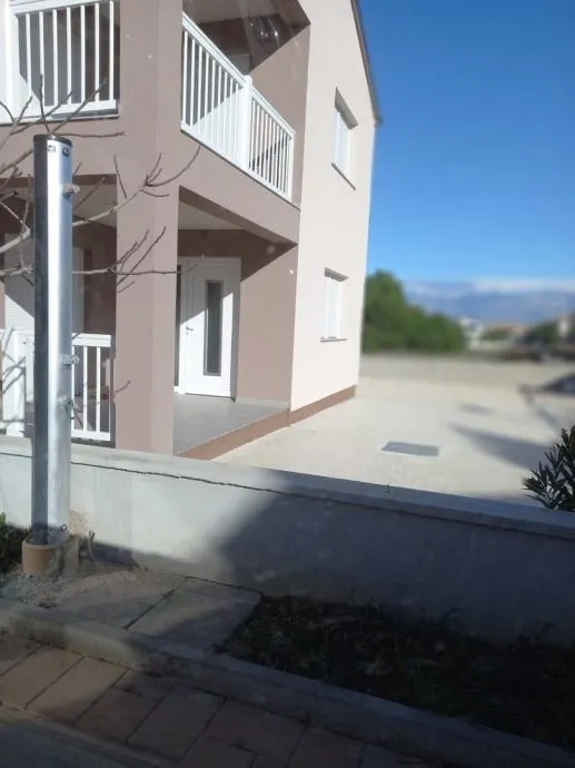 vir, novi stan na prvom katu(94m2), 300 metara do plaže (prodaja) - slika 12