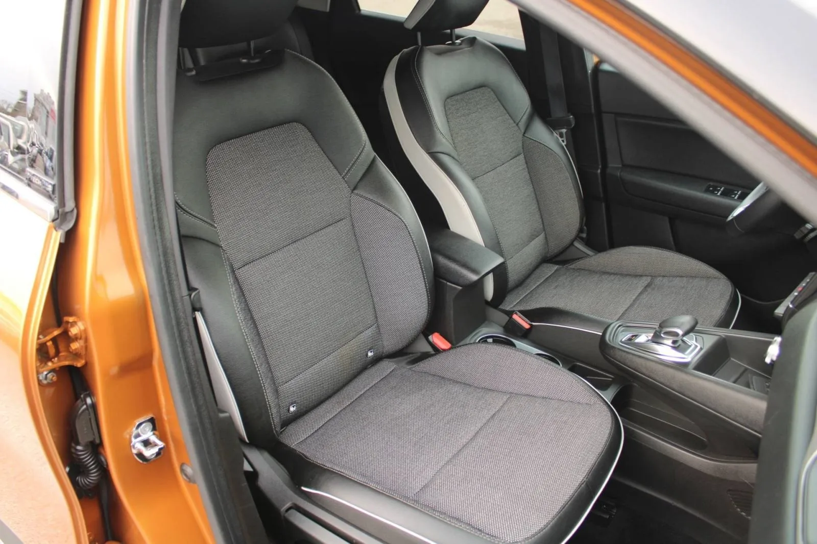 renault captur 1.6 e-tech intens automatik *led, navigacija* - slika 11