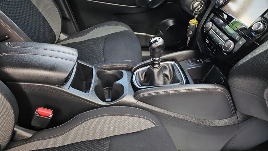 nissan qashqai 1,5 dci,climatronic,navi,alu 18,led,tempomat,jamstvo!! - slika 17