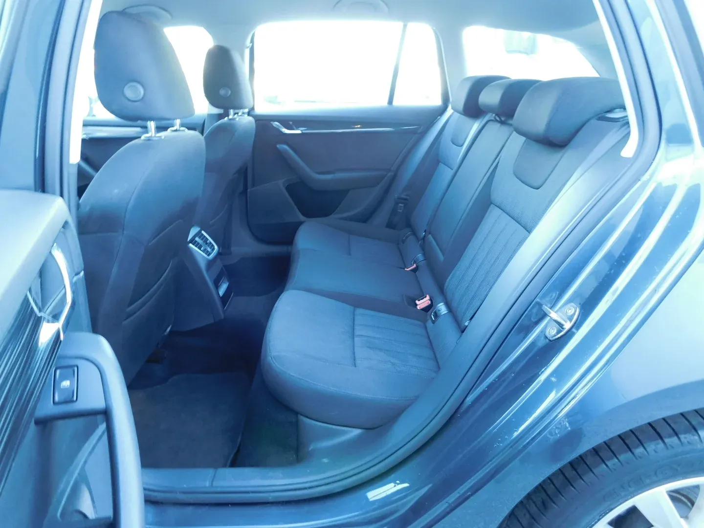 06568 škoda octavia combi style 1.6 tdi dsg - slika 10