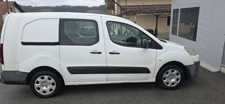 peugeot partner 1,6 hdi;90ks,uredno servisiran;klima, 2013 god. - slika 4