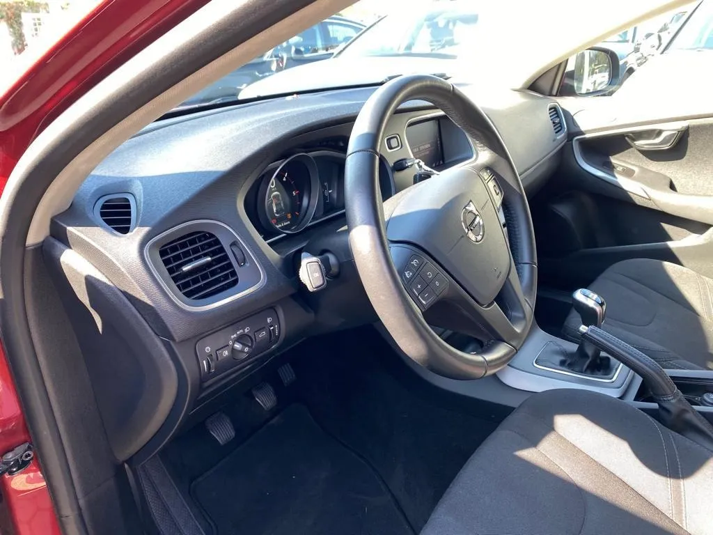volvo v40 2.0 d kinetic, navi, park kamera, 4x garancija! - slika 9