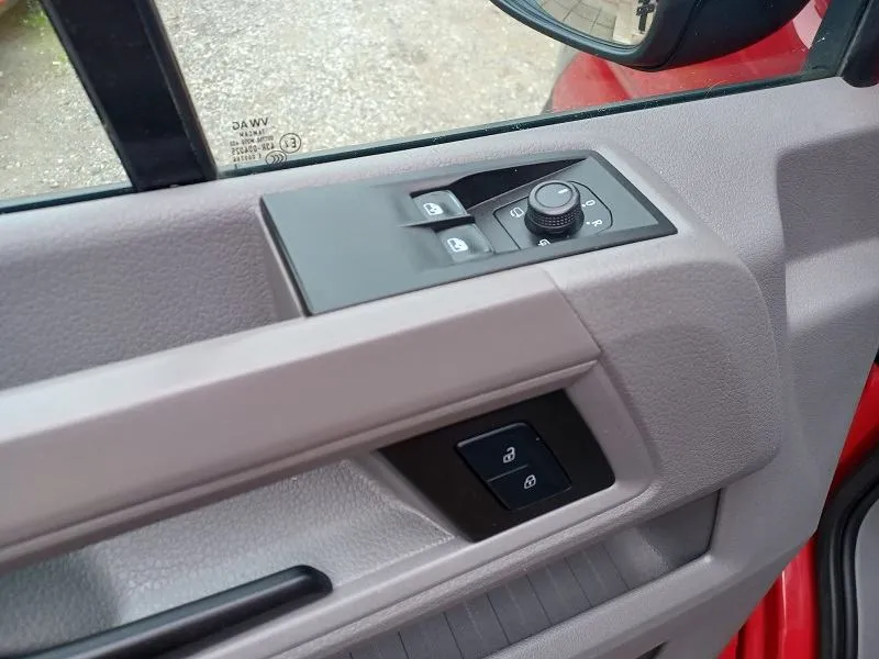 volkswagen crafter 2.0 tdi*140ks*automatik*klima*park.kamera* - slika 9