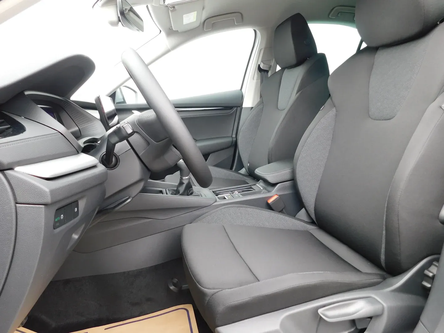 12741 škoda octavia fl essence 2.0 tdi - slika 8