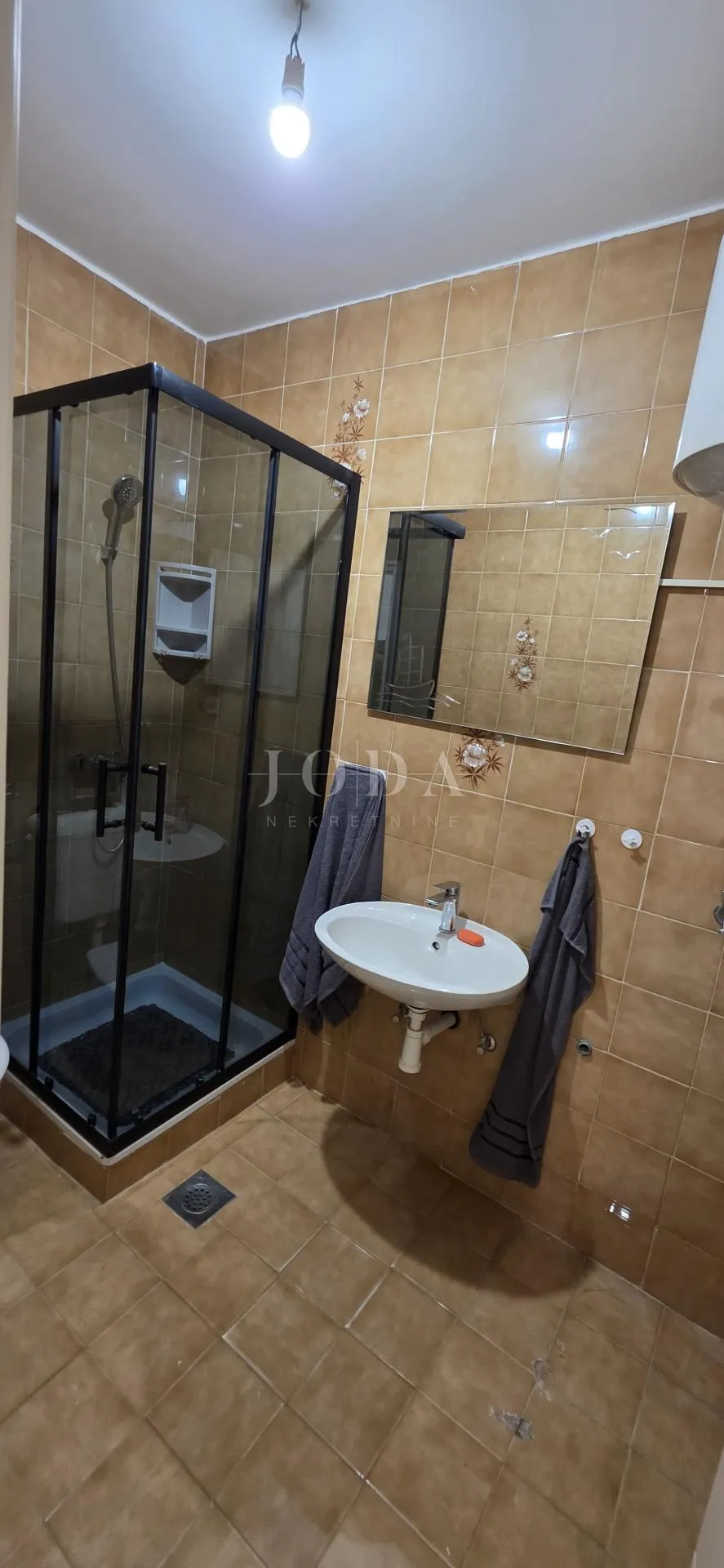 renoviran trosoban stan s dvorištem i pogledom na more – crikvenica, 52 m² - slika 10