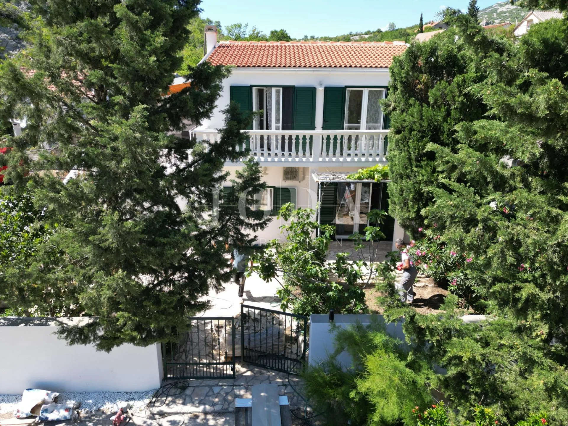 cesarica kuća prvi red do mora - slika 3