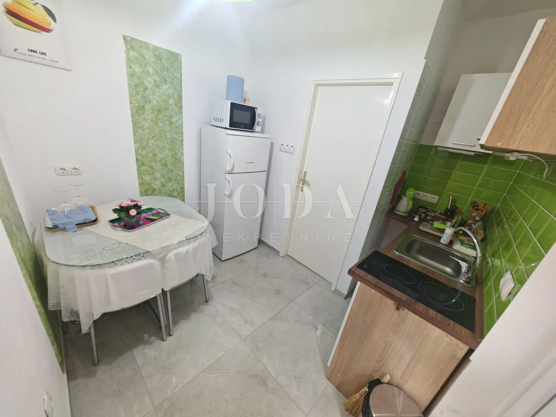 kuća sa 3 jedinice 200m od mora - slika 19
