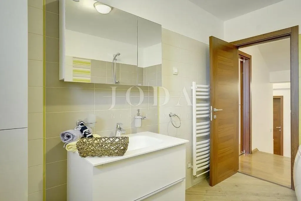 pula, villa sa bazenom i jacuzzijem - slika 44