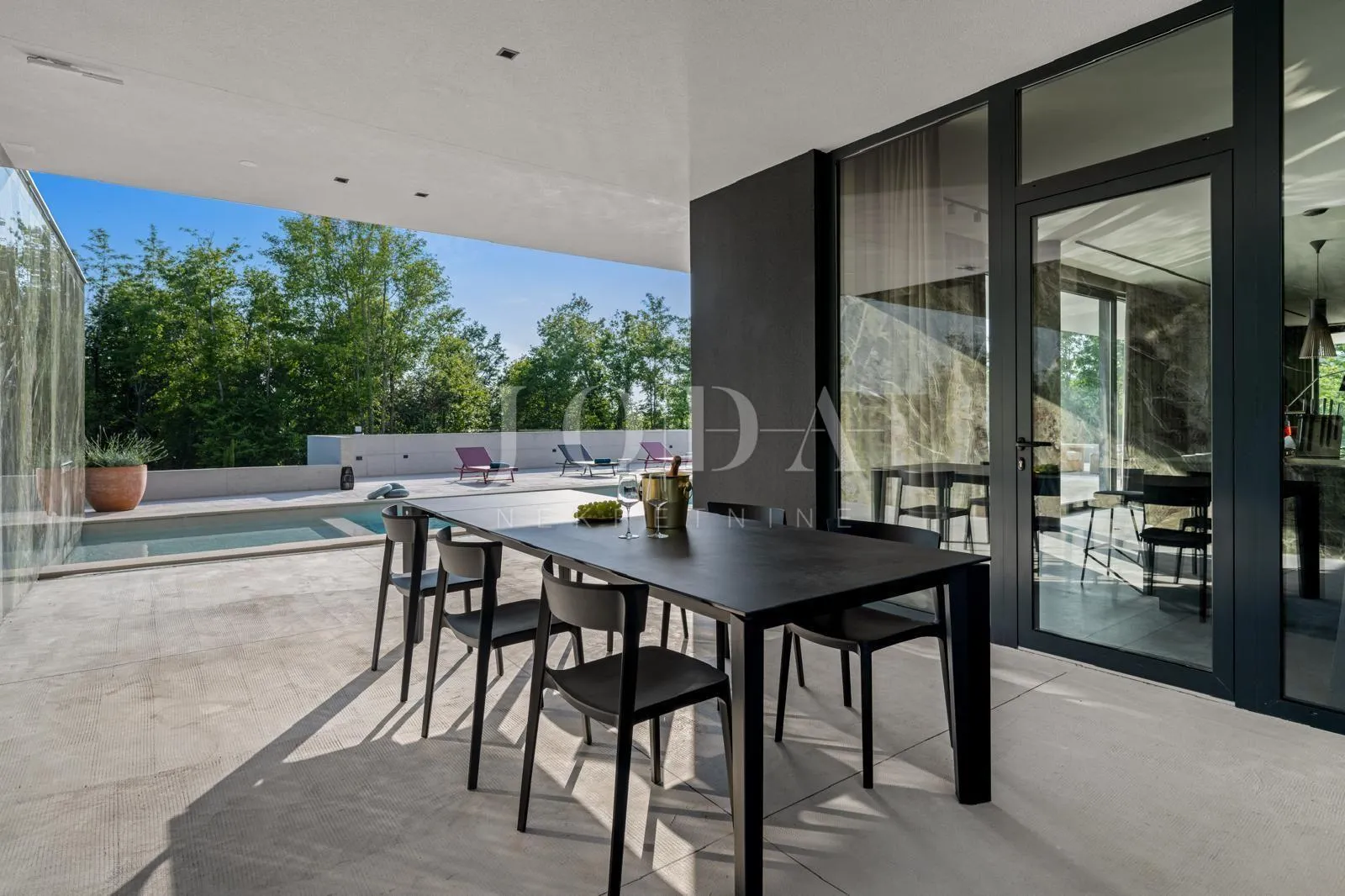 grožnjan, zadivljujuća luksuzna dizajnerska villa - slika 26
