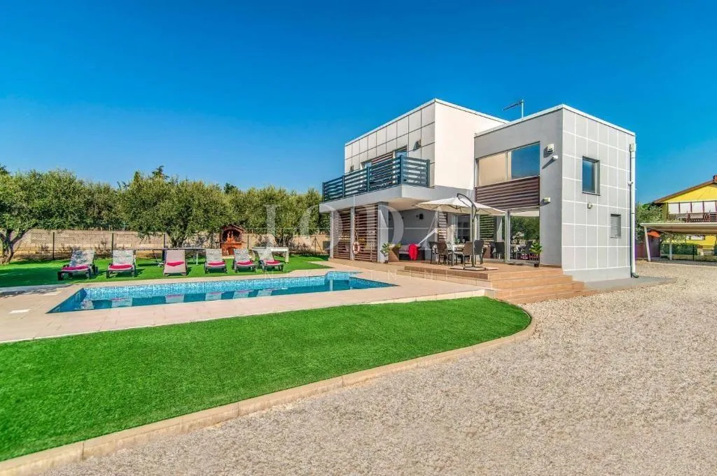 vodnjan, villa sa pogledom na brijune i grijanim bazenom - slika 4