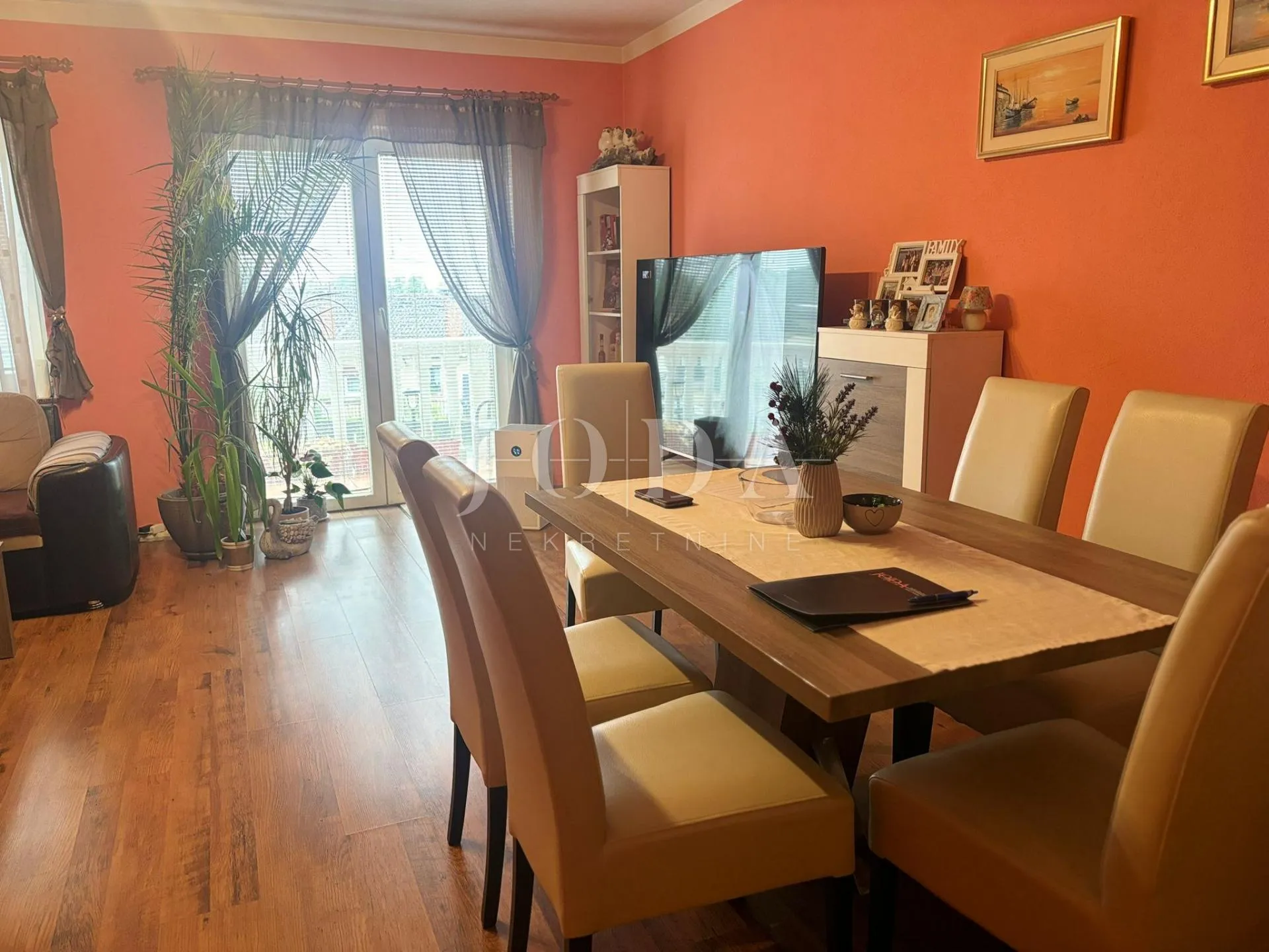 matulji, jušići, dvoetažni stan, 2 balkona - slika 1