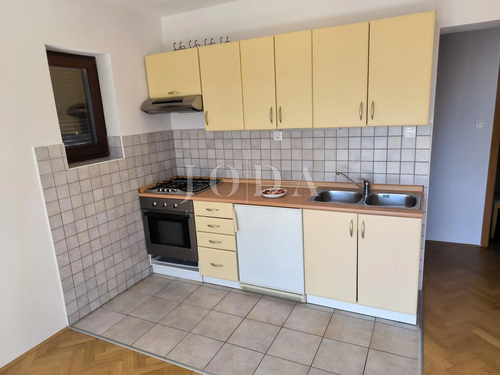 apartman sa bazenom - slika 28