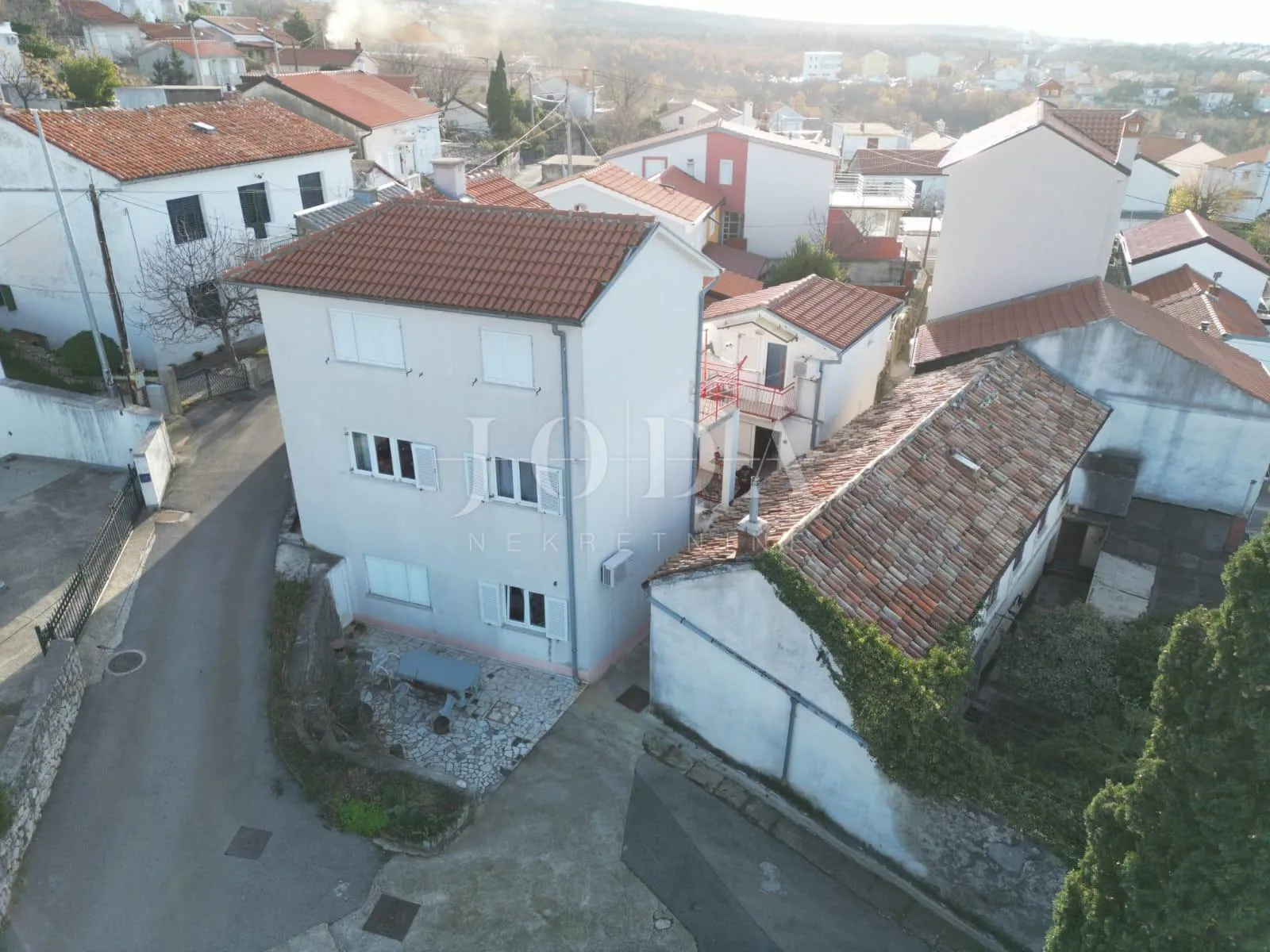 jadranovo kuća sa pet jedinica - slika 6