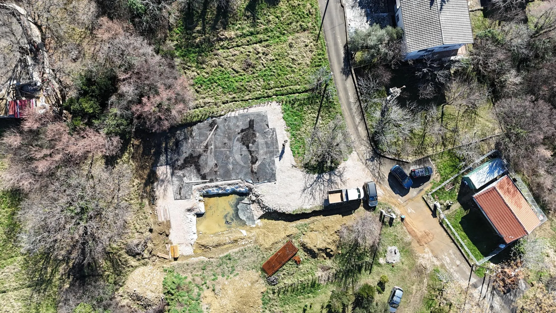građevinsko zemljište 1.250 m² s dozvolom i temeljima – bribir, pogled more - slika 10