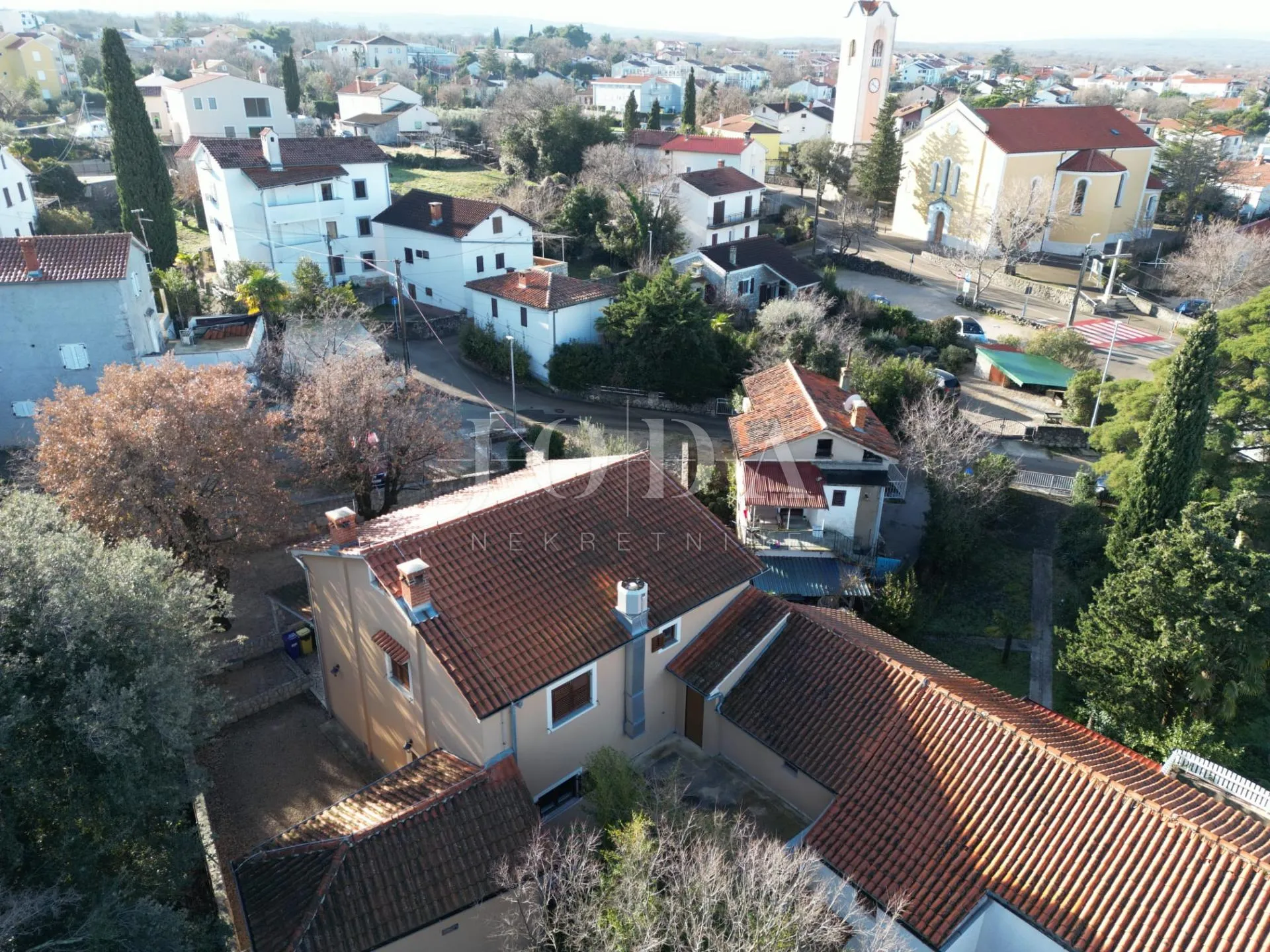 malinska kuća: poslovni prostor i stan – vaša prilika za savršeni dom - slika 9