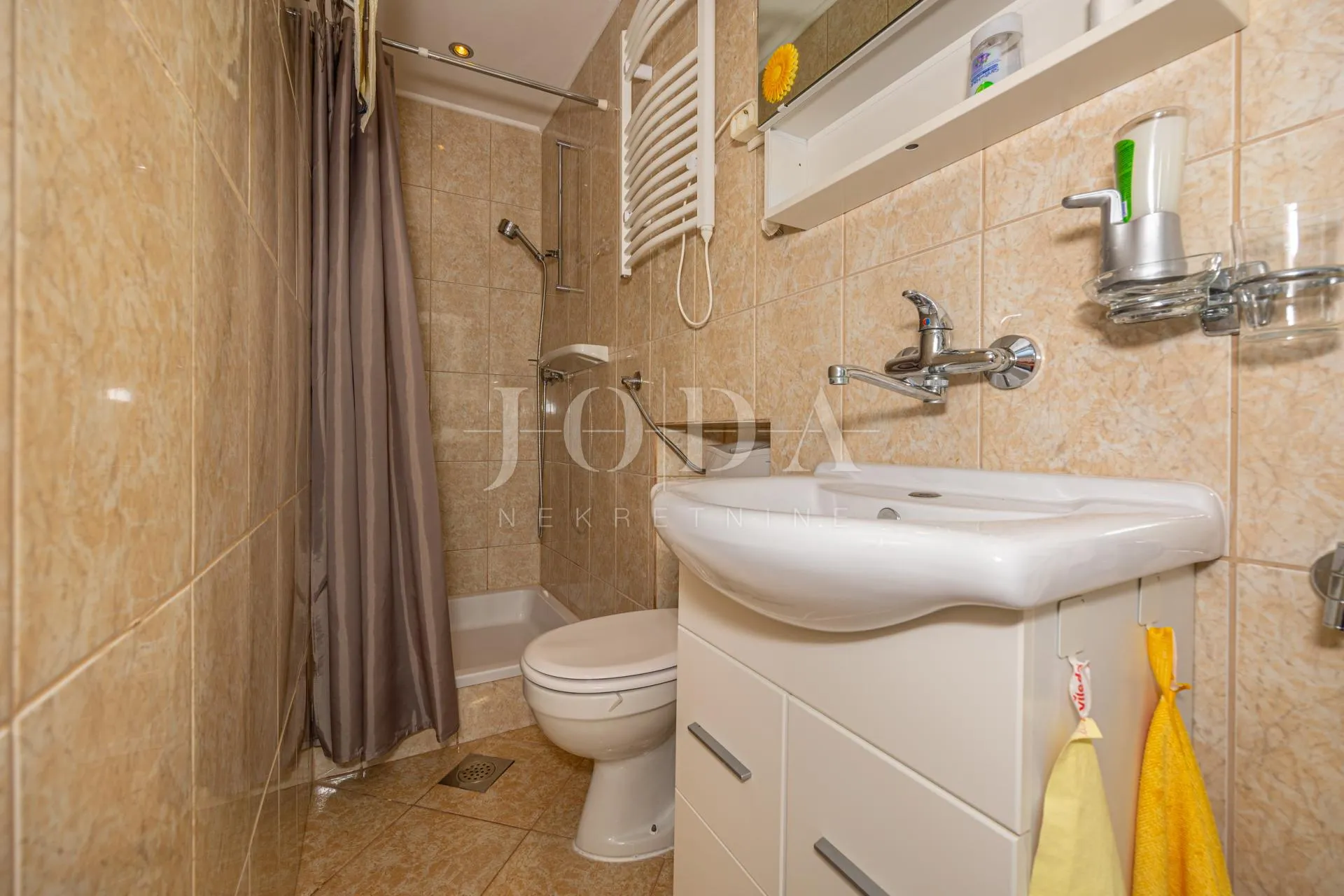 kuća sa 3000m2 zemljišta - slika 44