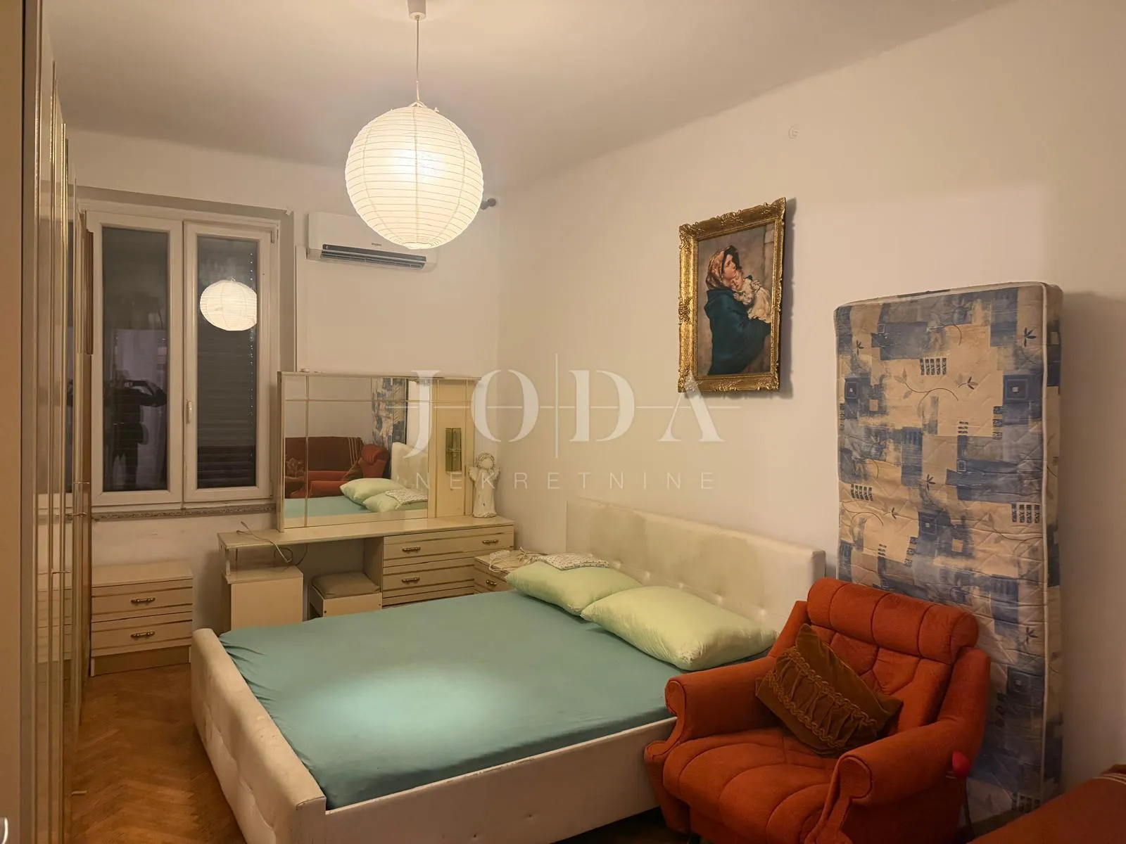 dvosobni stan 62 m² – stari grad rijeka, balkon i pogled, par minuta od korza - slika 11