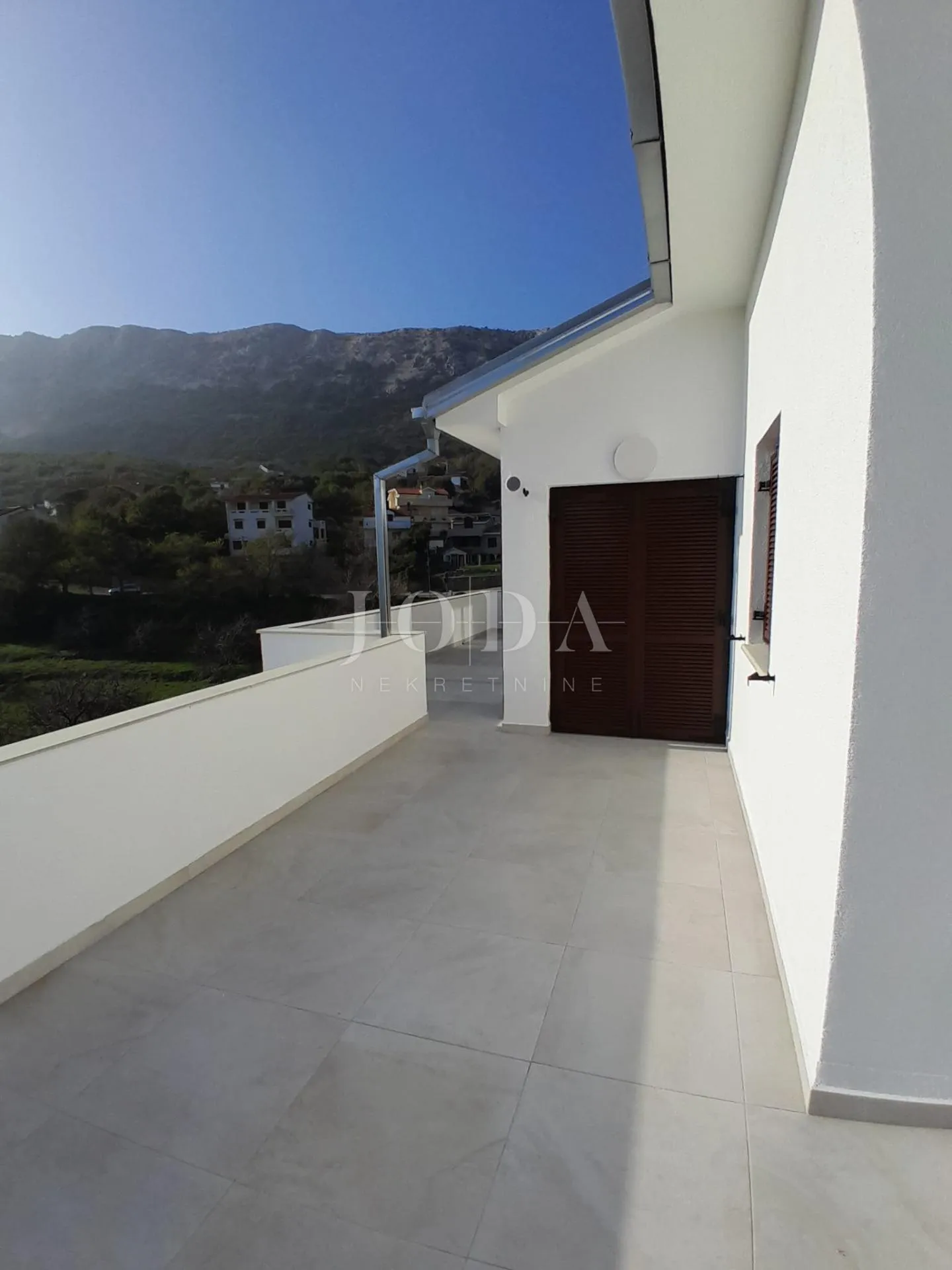apartman sa bazenom - slika 16