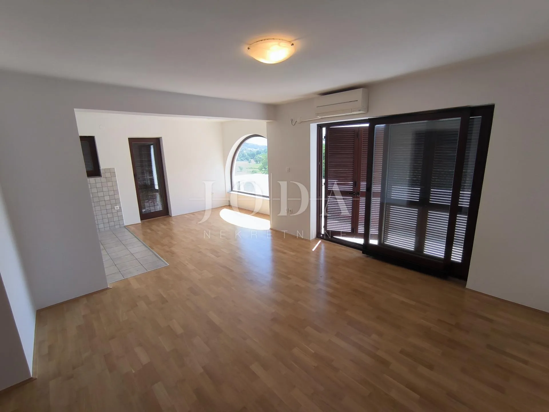 apartman sa bazenom - slika 26