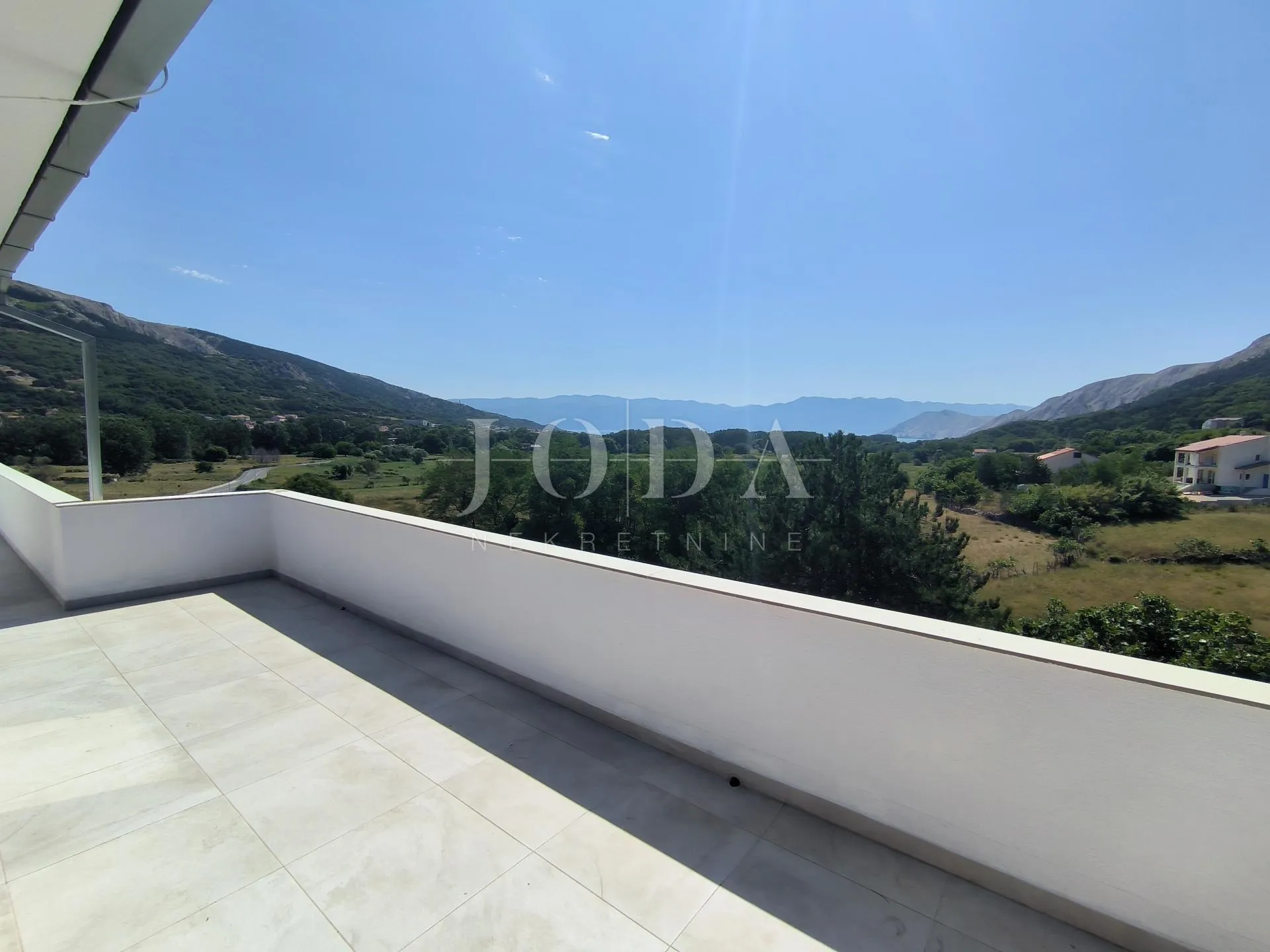 apartman sa bazenom - slika 7