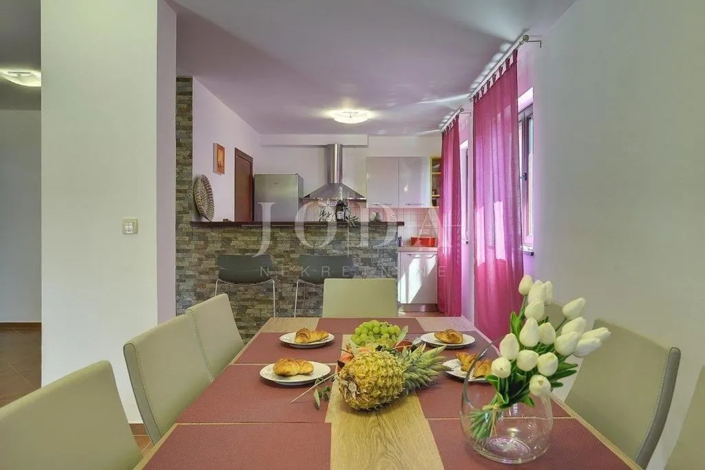 pula, villa sa bazenom i jacuzzijem - slika 35