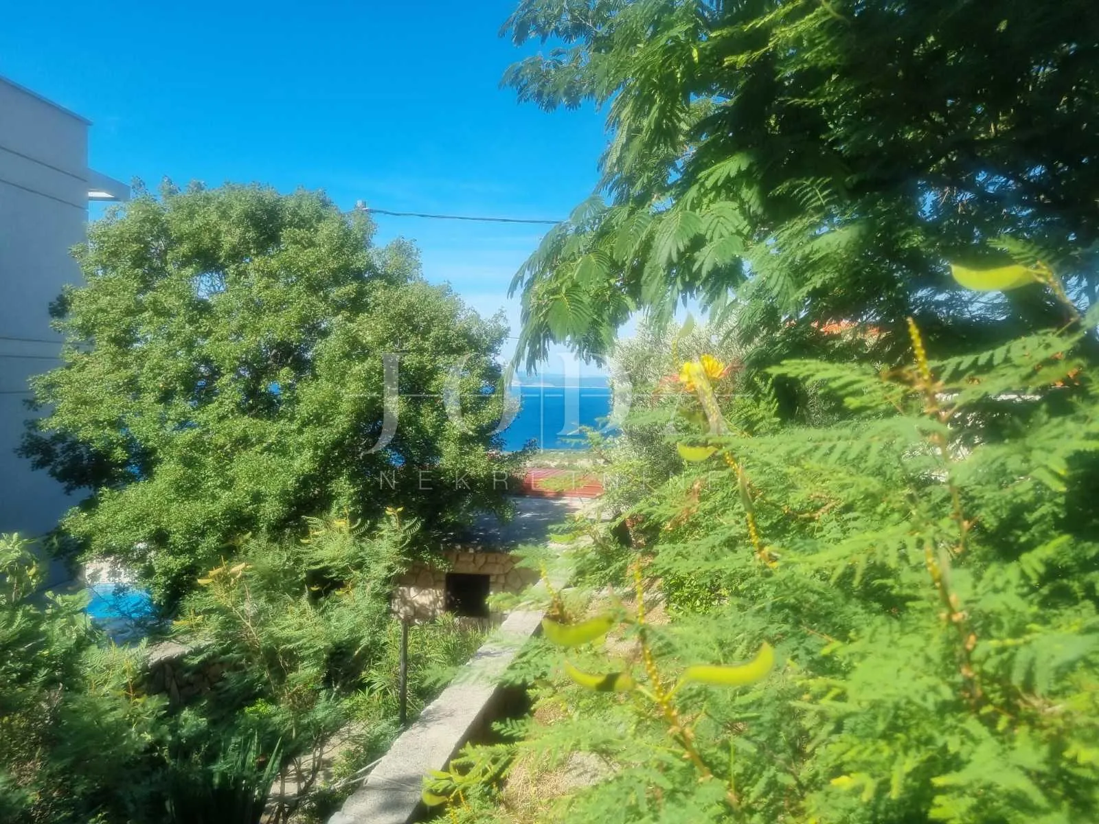 klenovica, kuća sa tri stambene jedinice - slika 2