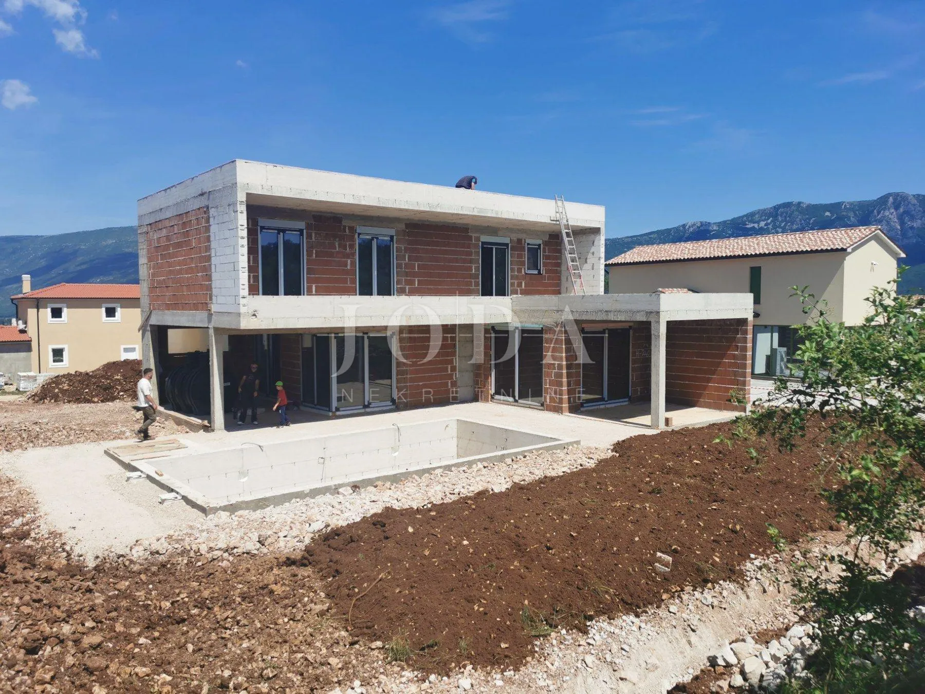 kršan, moderna villa na kraju mjesta - slika 4
