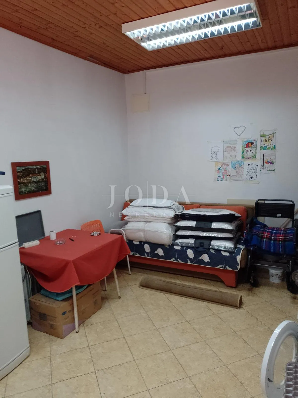 prostrani stan s pogledom na more i garažom u crikvenici - slika 18