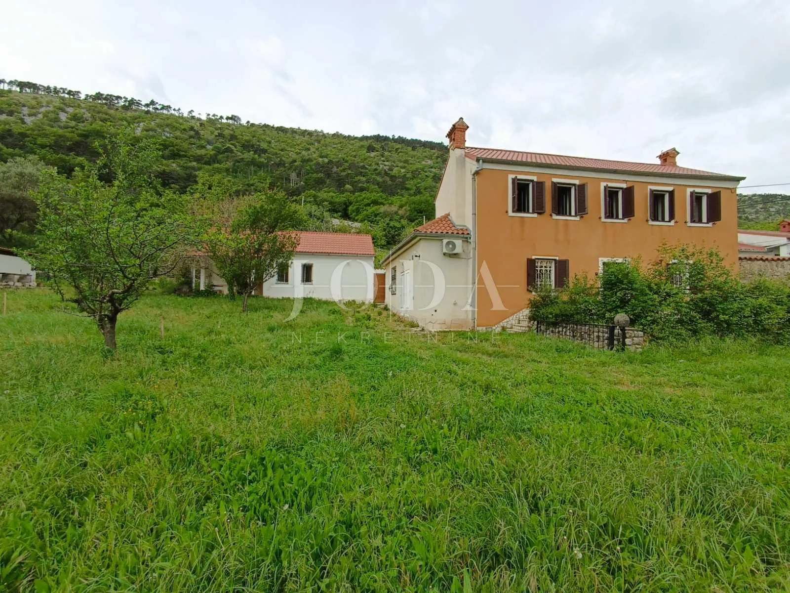 tri kuće sa velikim zemljištem - slika 8